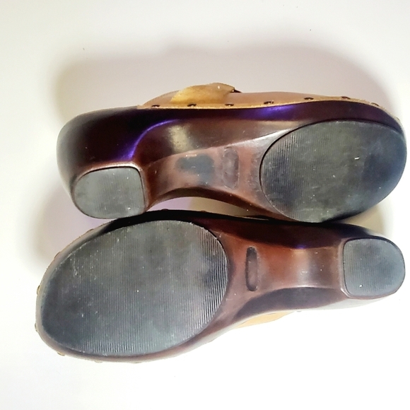 EDDIE BAUER Clogs Tan Leather Mahogany 3" Heel Suede Strap & Rivets Women's 8 M - Picture 11 of 11